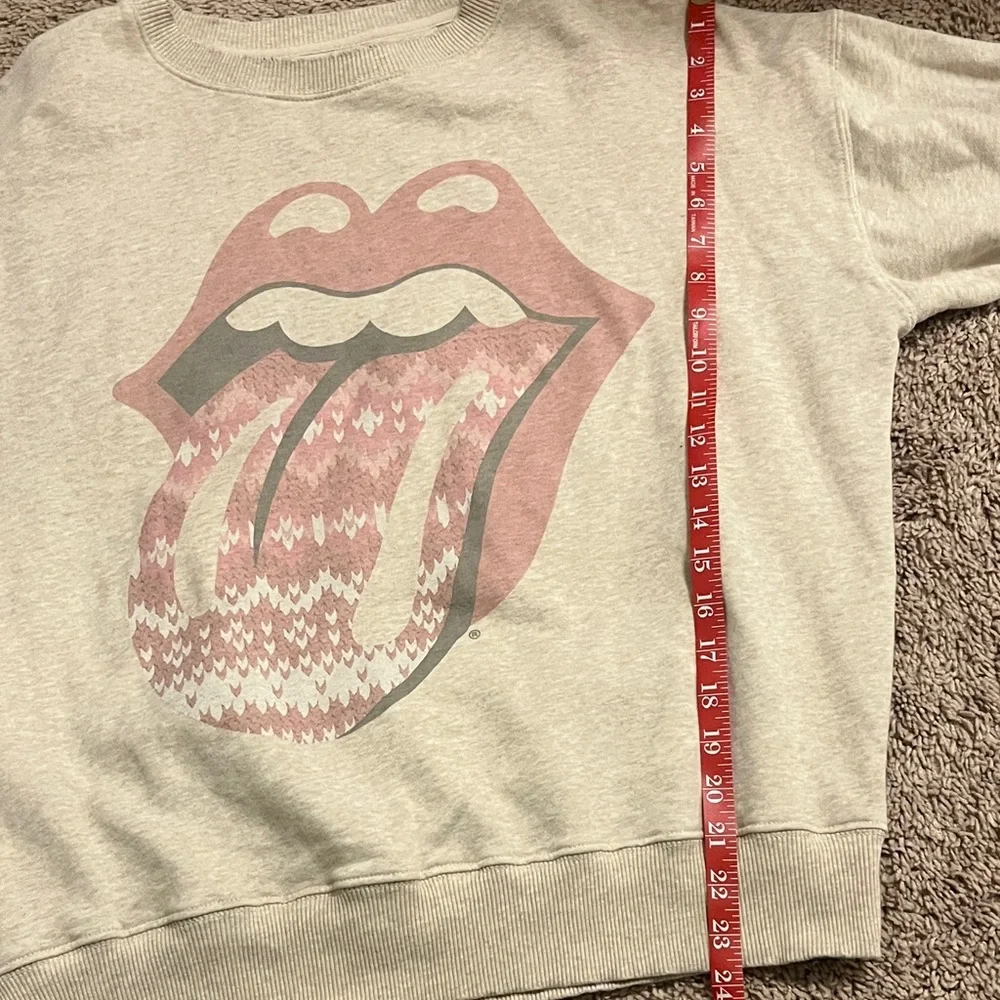 American Eagle Oversized Rolling Stones Sweatshirt - Picture 6 of 7